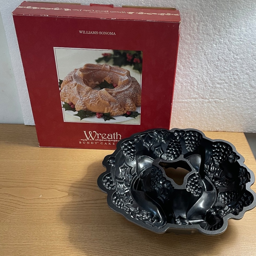 Williams Sonoma Christmas Wreath Bundt Pan Nordic Ware Brand Original Box Unused